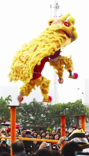 ��ʨ ��ʨ